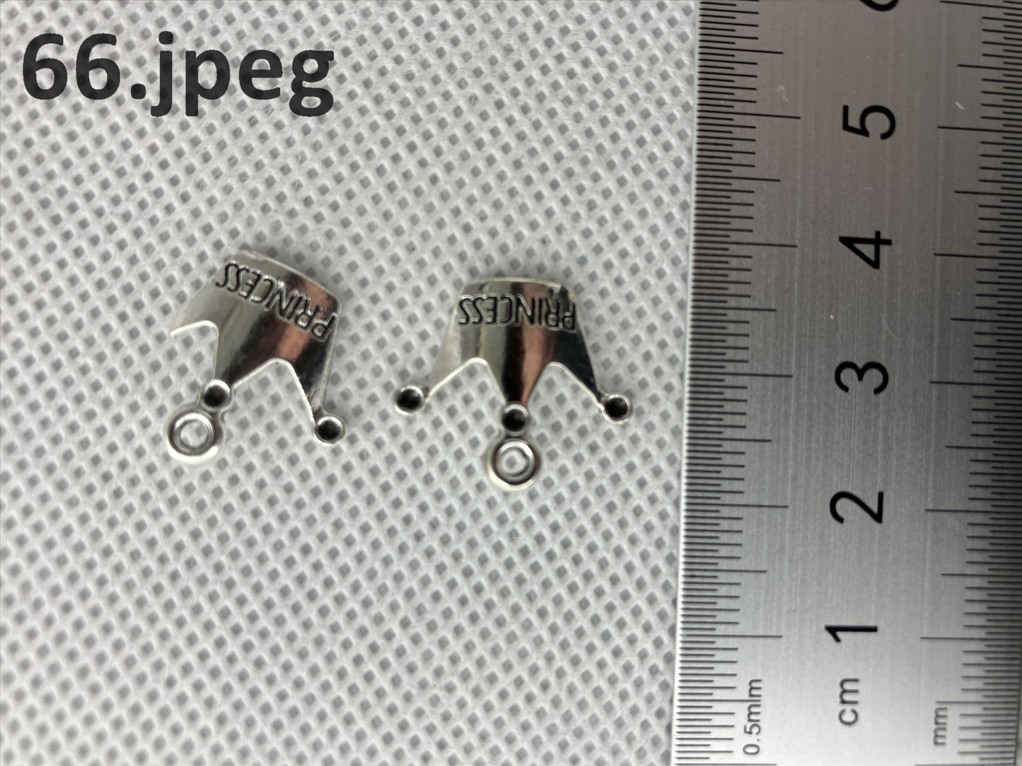 Zinc alloy charms, suitable for necklaces, bookmarks, craft - ArtRemade